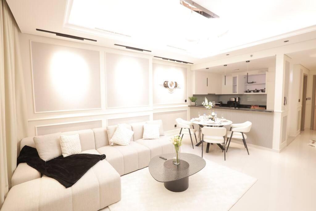 Luxury2br Highest Infinity Pool Burj View Business Bay *