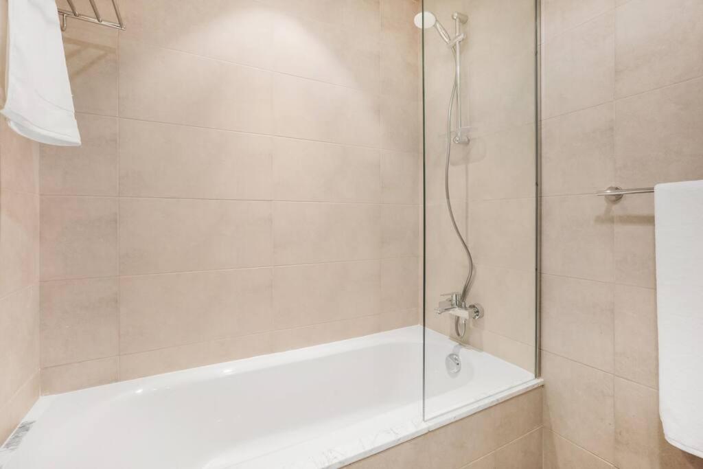 Luxury2br Highest Infinity Pool Burj View Business Bay *