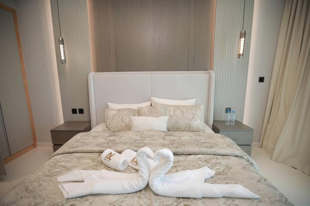 Luxury2br Highest Infinity Pool Burj View Business Bay *